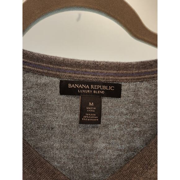Banana Republic Luxury Blend Silk Cashmere V-Neck Sweater Gray‎ Men’s M - Picture 2 of 3